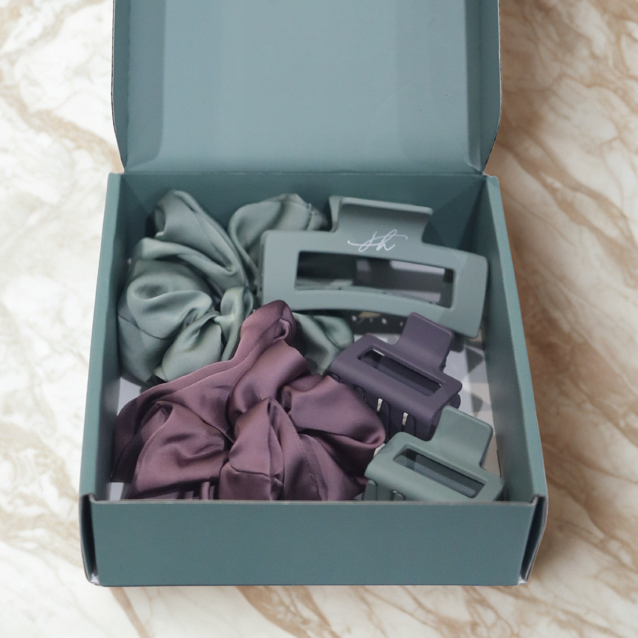Tie'd Classic Hair Box